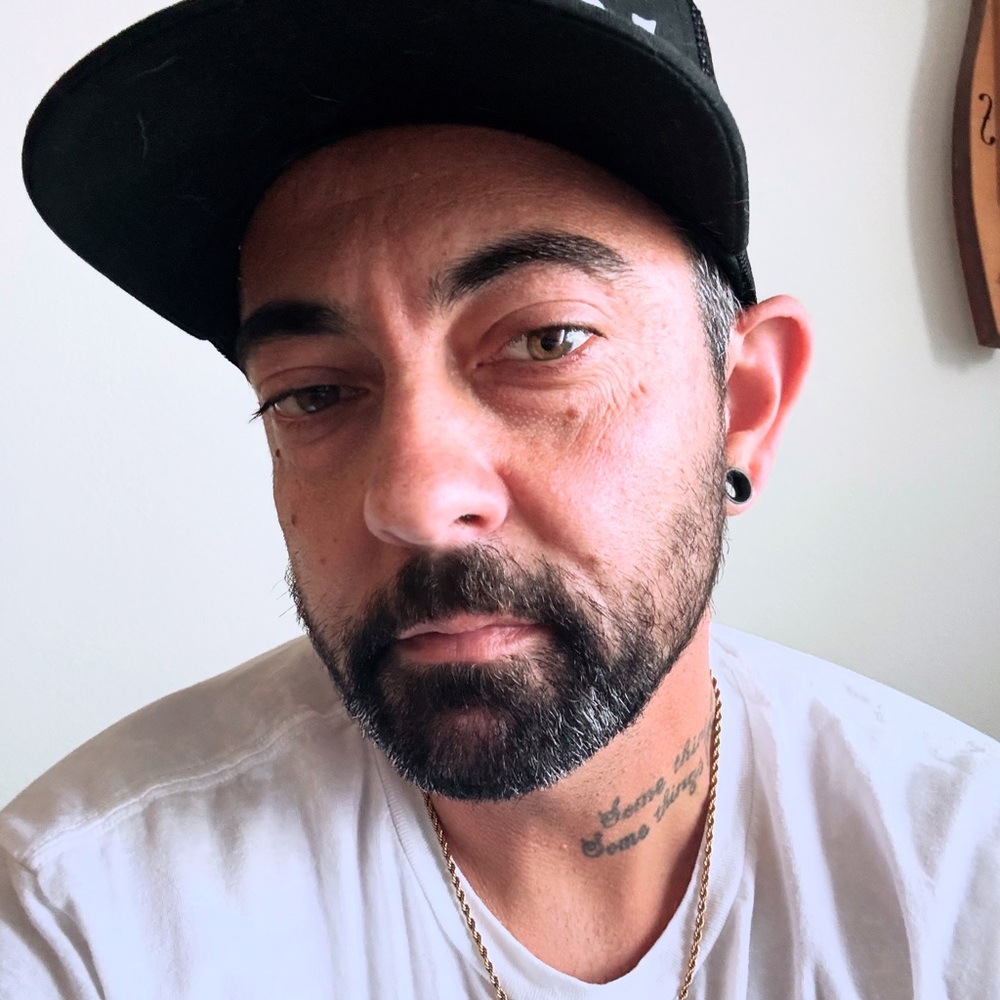 Meet your Posher, Ellis